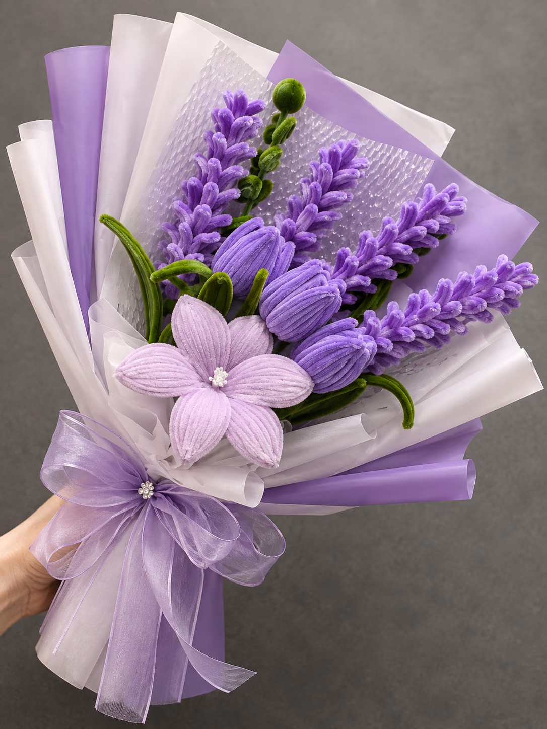 Ramo lila tipo lavanda con flores eternas para regalo delicado en Lima