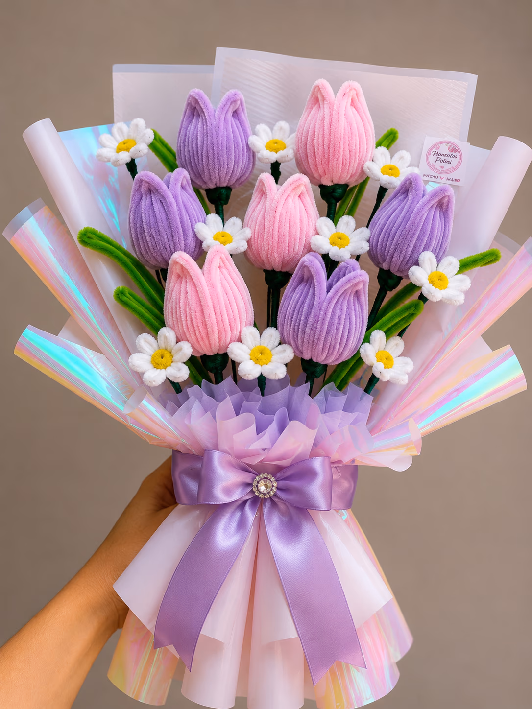 Ramo lila y rosado con tulipanes y luces para regalo romantico en Lima