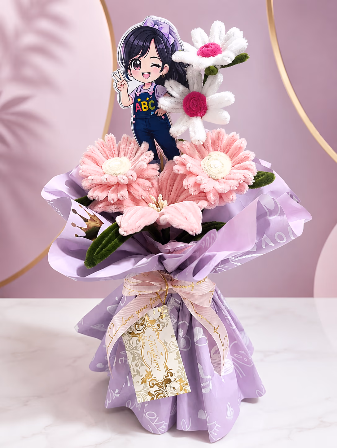 Ramo morado personalizado con muneca para regalo especial en Lima
