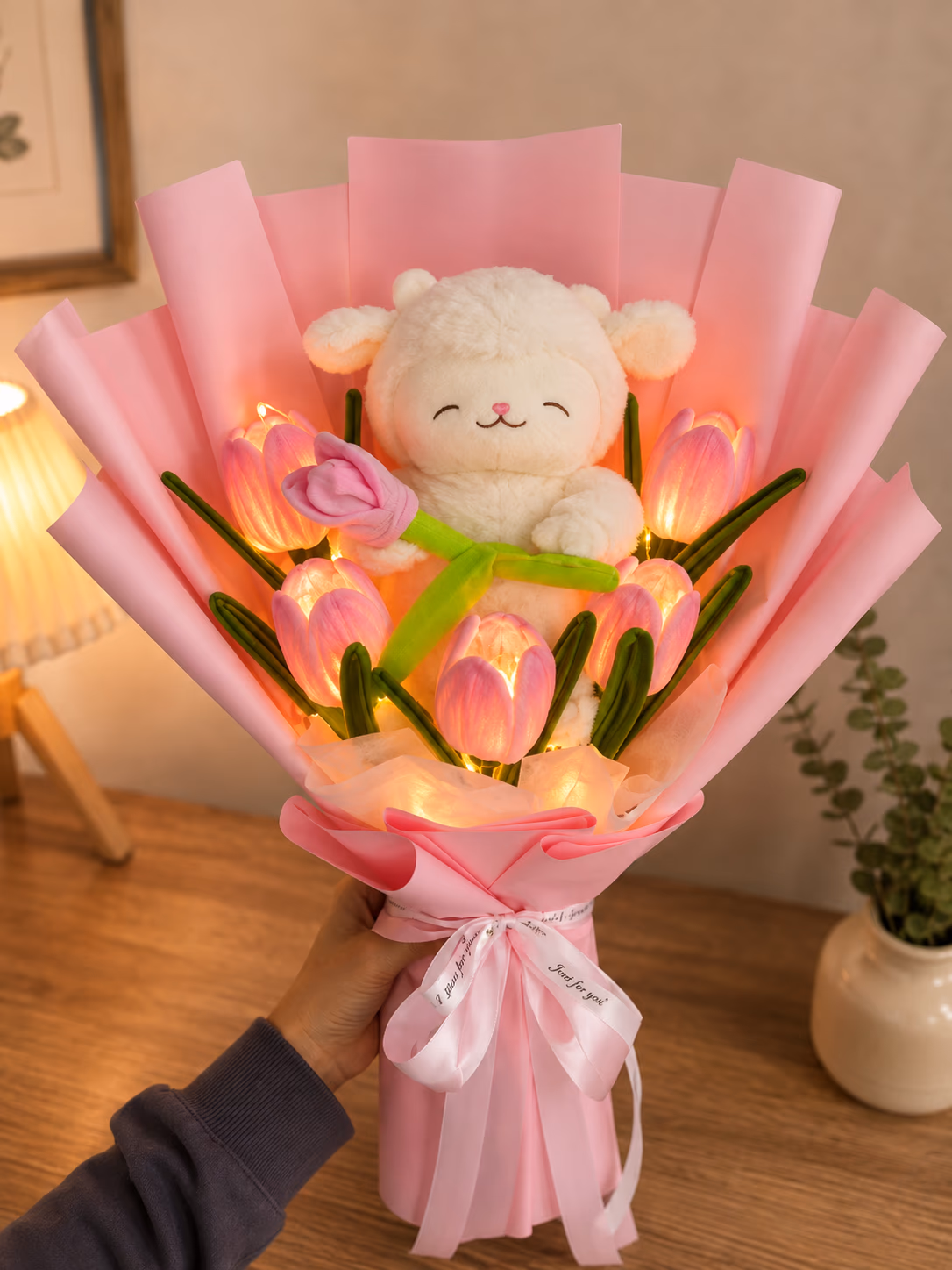Ramo rosado con luces y peluche para regalo sorpresa en Lima