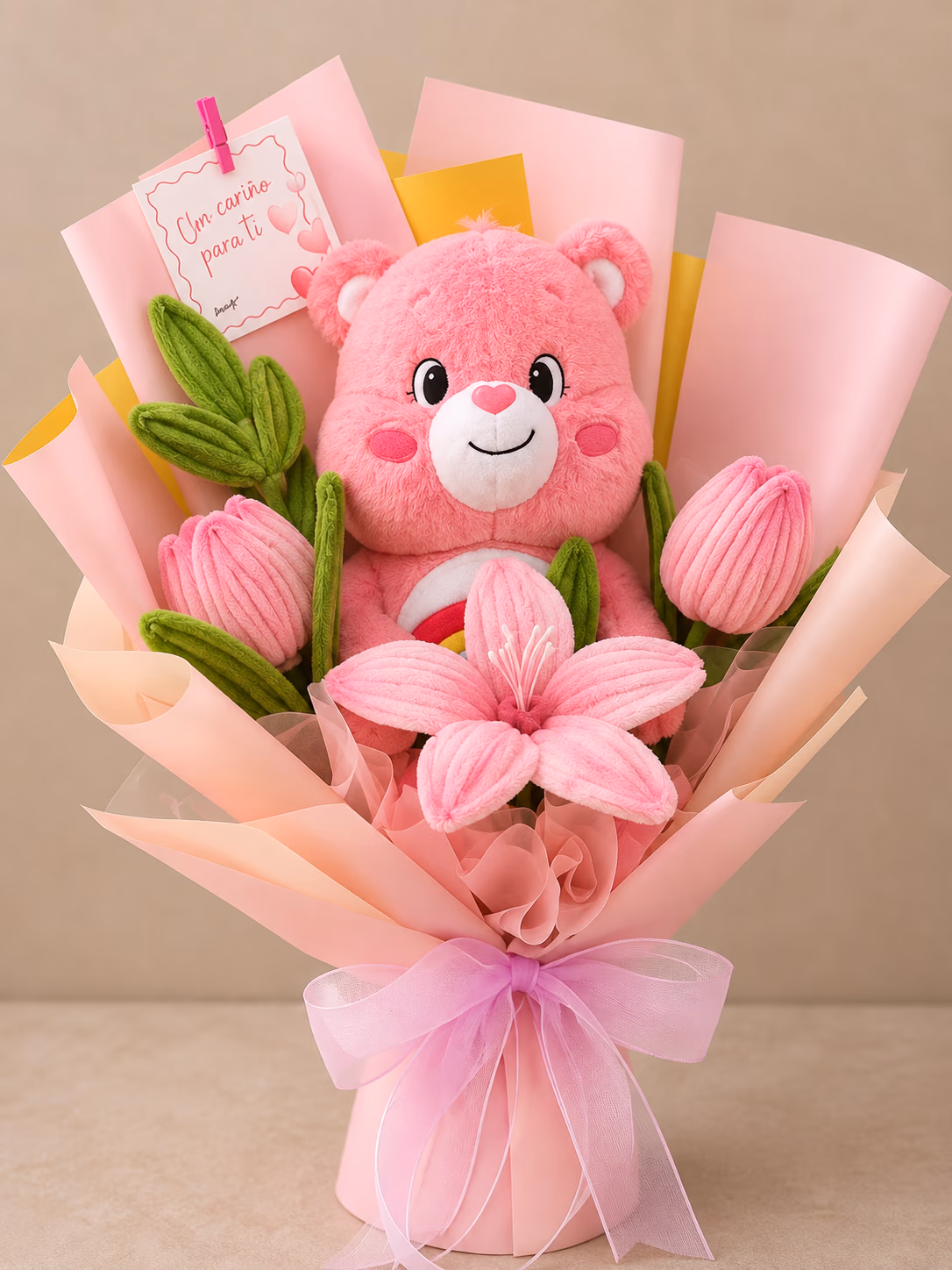 Ramo rosado con peluche carinoso para regalo tierno en Lima