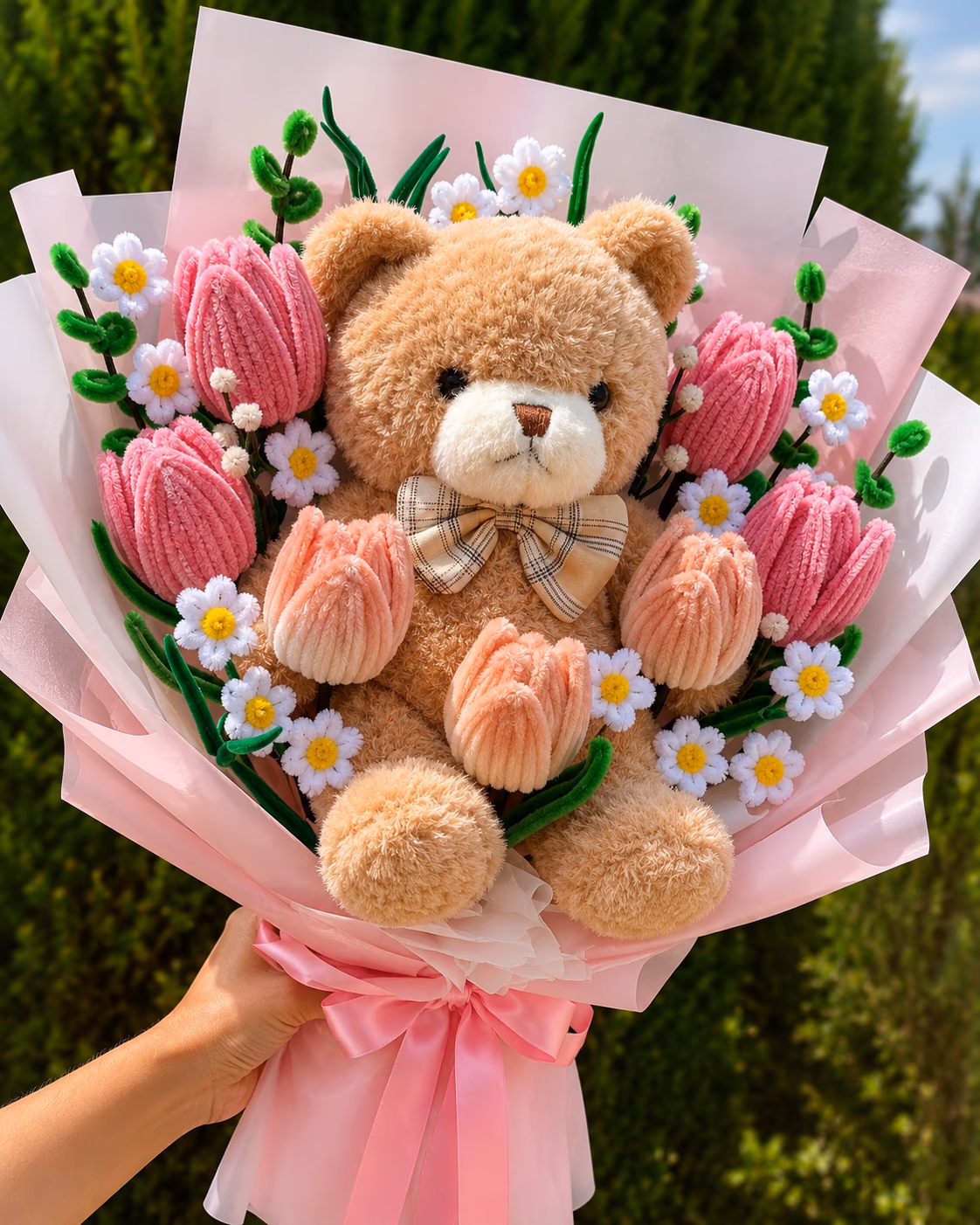 Ramo rosado con peluche de oso y rosas para regalo en Lima